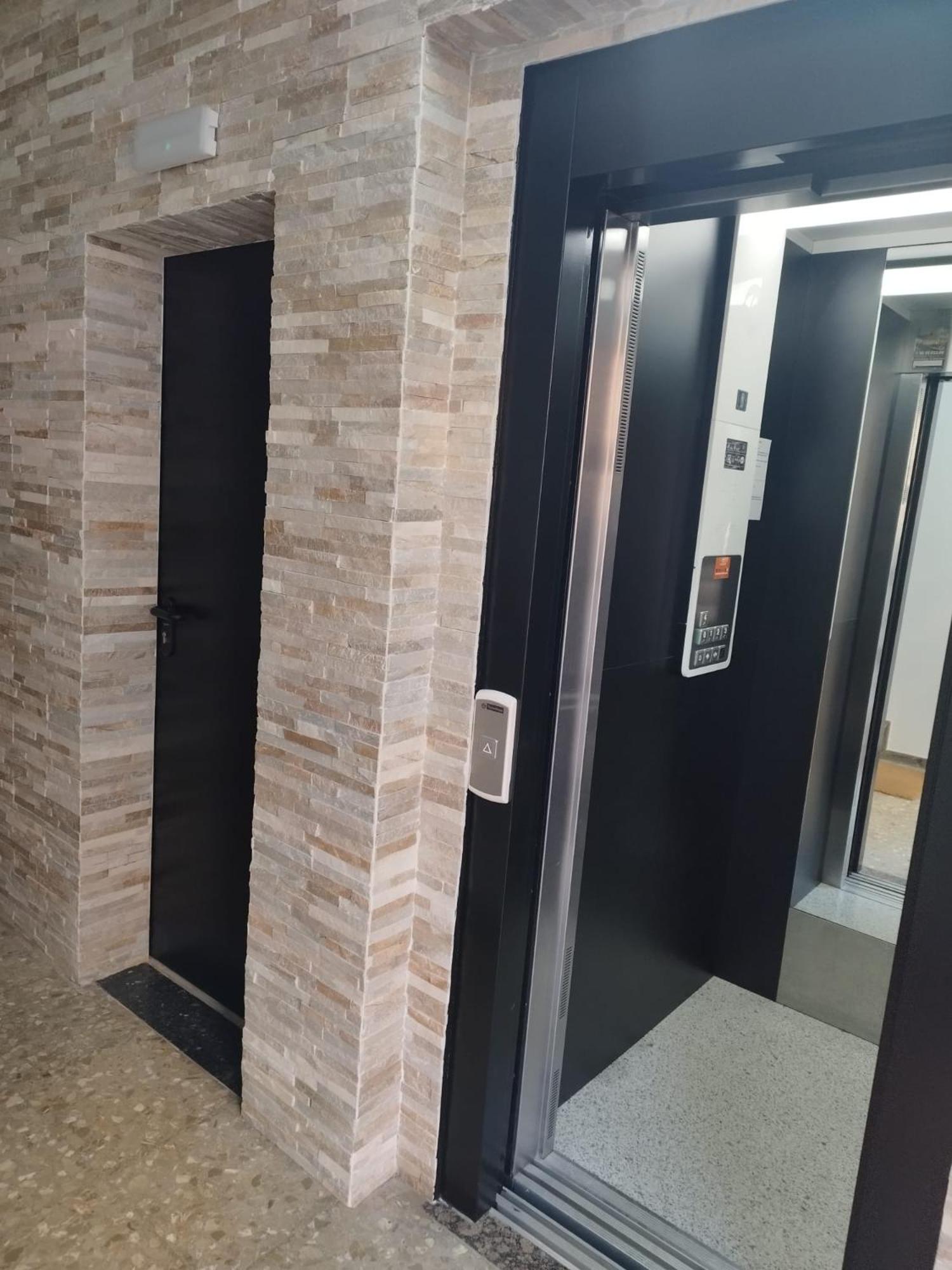 Apartaments Ixa Manresa Buitenkant foto
