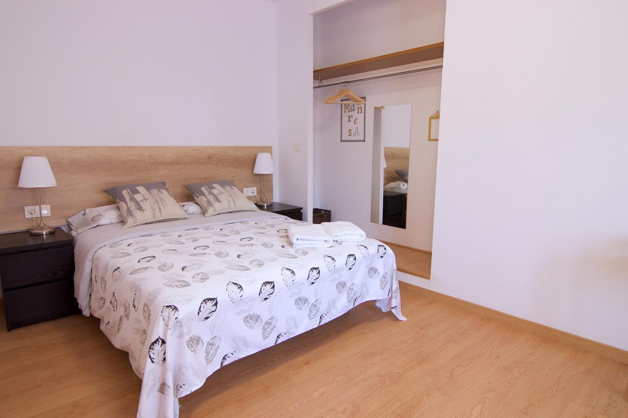 Apartaments Ixa Manresa Buitenkant foto