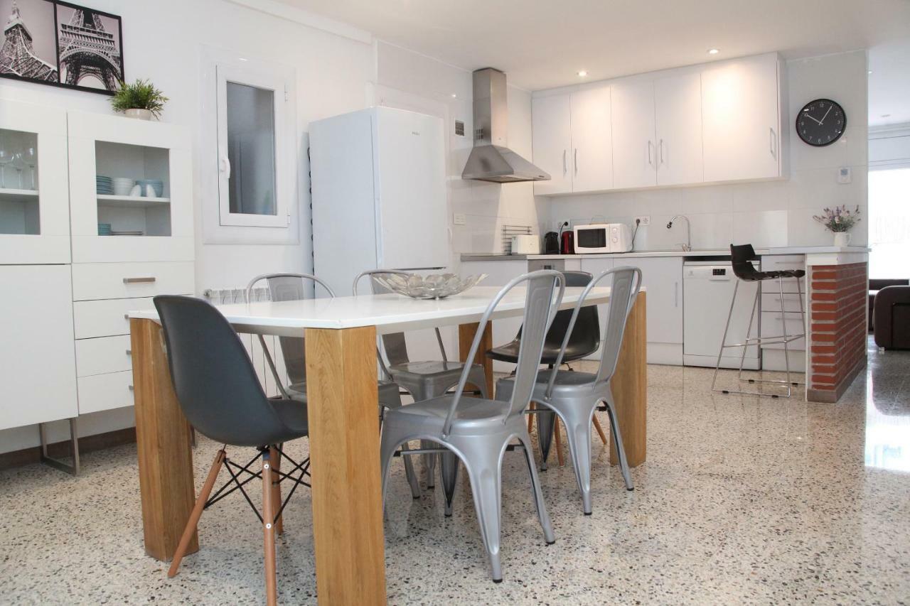 Apartaments Ixa Manresa Buitenkant foto