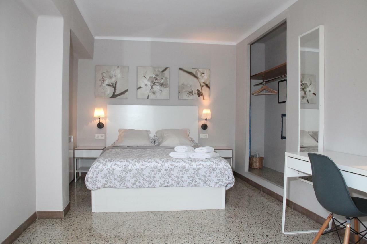 Apartaments Ixa Manresa Buitenkant foto