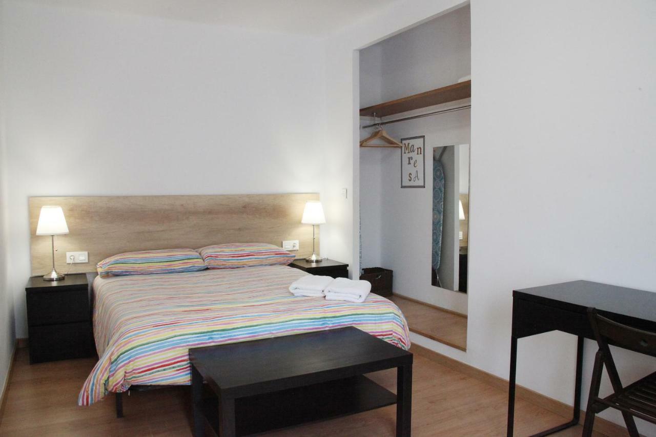Apartaments Ixa Manresa Buitenkant foto